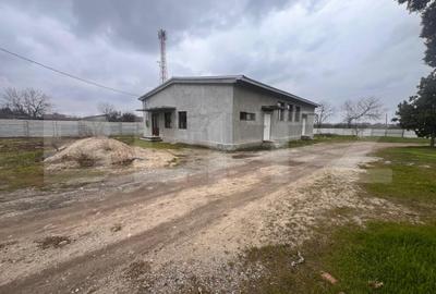 Spațiu industrial, de 186 mp, în Coșoveni