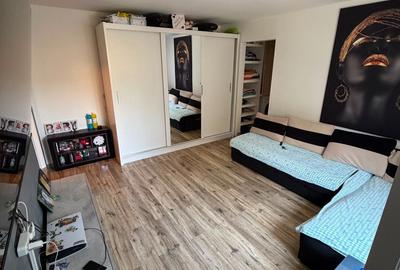 Apartament cu 3 camere semidecomandat în Sălaj