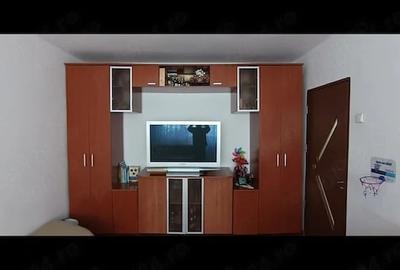 Apartament cu 3 camere decomandat în Colentina