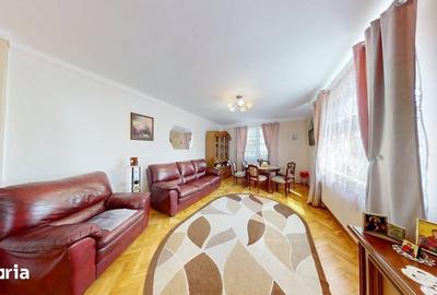 Casă cu 6 camere cu Teren 950 Mp în Valea Aurie - 1