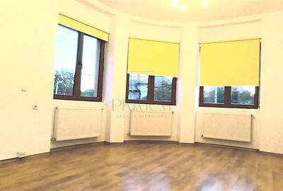 Casă cu 6 camere cu Teren 400 Mp în Complex Studențesc
