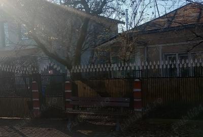 Casă cu Teren 900 Mp în Central