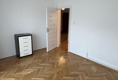 Apartament cu 4 camere în Stana