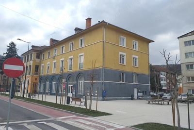 Apartament cu 3 camere decomandat în Luncă