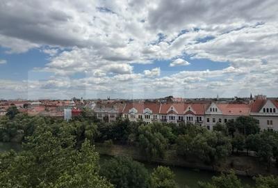 Apartament cu 3 camere semidecomandat, mobilat în P-ța Maria