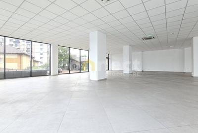 Spațiu comercial, de 305 mp, în Dâmbul Rotund