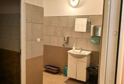 Spațiu comercial, de 270 mp, în Central - 3