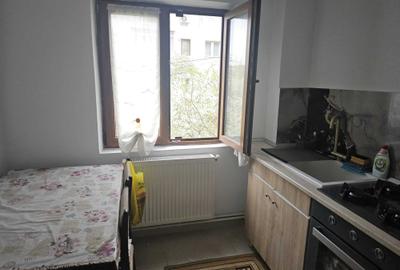 Apartament cu 3 camere semidecomandat în Central - 3
