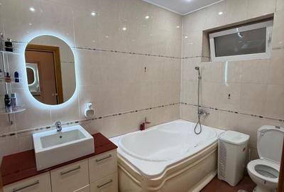 Casă cu 4 camere în Ultracentral