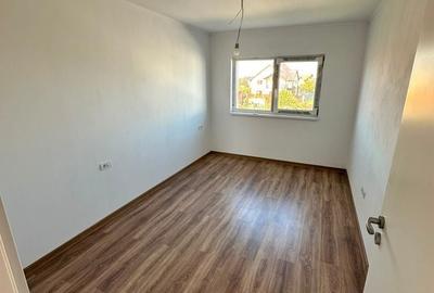 Casă cu 4 camere cu Teren 370 Mp în Săcălaz