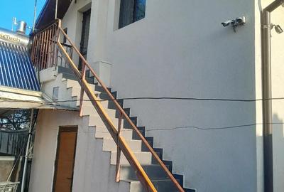 Casă cu 6 camere cu Teren 500 Mp în Frumușani