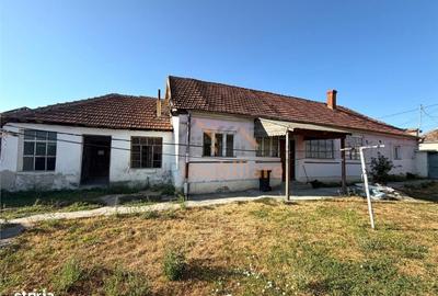 Casă cu 3 camere în Tărian