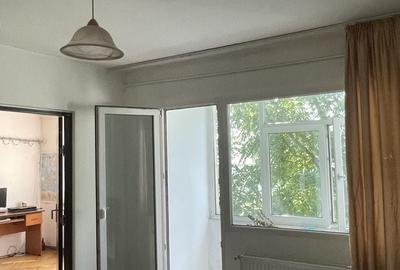 Apartament cu 2 camere semidecomandat în Podu Roș - 1