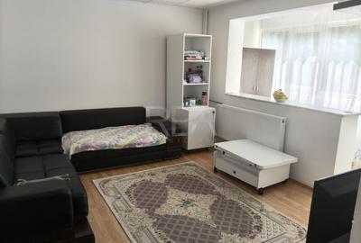 Apartament cu 3 camere semidecomandat, mobilat în Drumul Taberei