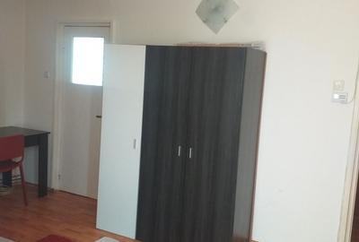 Garsonieră decomandată în Bartolomeu