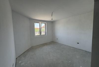 Casă cu 4 camere în Giroc