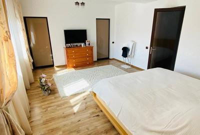 Casă cu Teren 400 Mp în Central