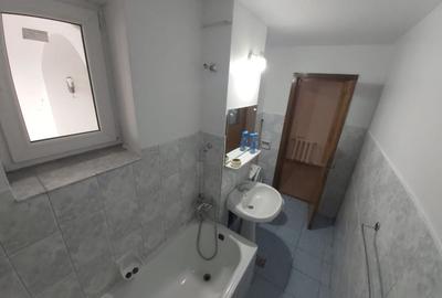 Apartament cu 2 camere decomandat în Central - 4