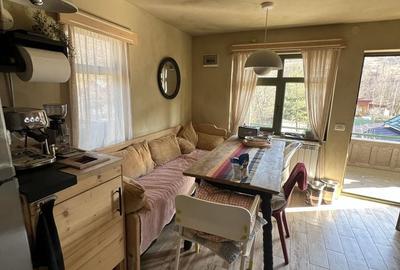 Casă cu 3 camere în Gura Teghii