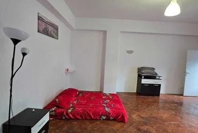 Apartament cu 4 camere decomandat în Ultracentral