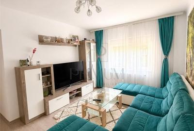 Apartament cu 4 camere decomandat în Est