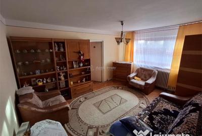 Apartament cu 2 camere semidecomandat în Micro III - 2