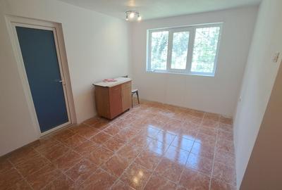 Apartament cu 2 camere semidecomandat în Hipodrom
