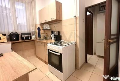 Apartament cu 3 camere decomandat în Rosetti