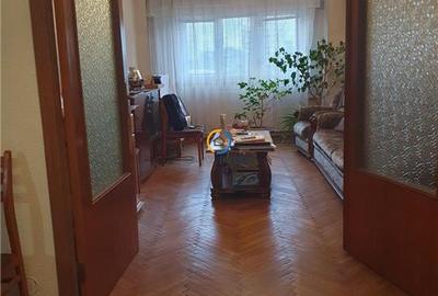 Apartament cu 4 camere decomandat în Central - 1