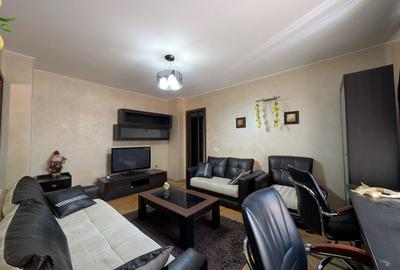 Apartament cu 3 camere semidecomandat, mobilat în P-ța Romană - 2