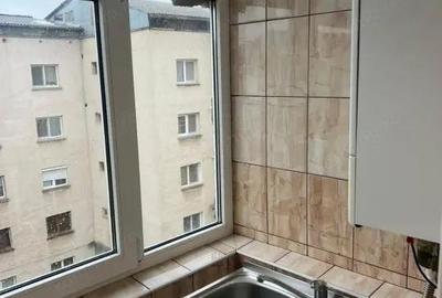 Apartament cu 3 camere decomandat, mobilat în Central - 9