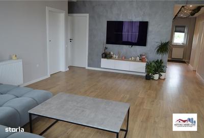 Apartament cu 3 camere în Unirii