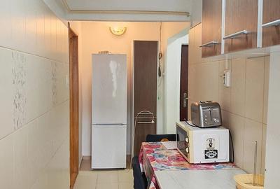 Apartament cu 3 camere semidecomandat în Radu Negru - 1