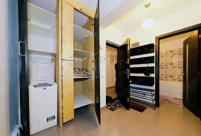 Apartament cu 3 camere semidecomandat în Păcii