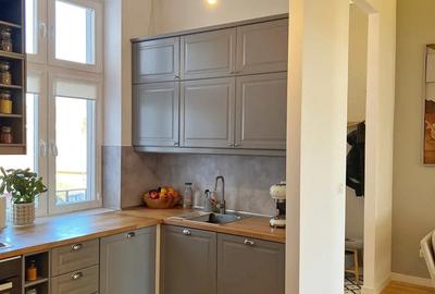 Apartament cu 3 camere semidecomandat în Central - 2