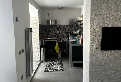 Apartament cu 4 camere decomandat în Găești - 4