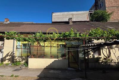 Casă cu 2 camere cu Canalizare în Ultracentral