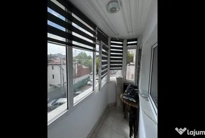 Apartament cu 3 camere semidecomandat în Ștefan cel Mare