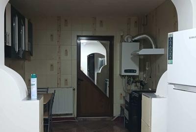 Apartament cu 3 camere decomandat în Mioriței - 1