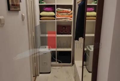 Apartament cu 3 camere semidecomandat în Universitate