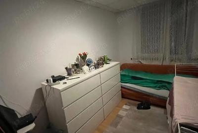 Apartament cu 3 camere semidecomandat în Dacia