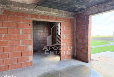 Casă cu 3 camere cu Teren 600 Mp în Săcălaz