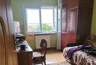Apartament cu 3 camere decomandat în Unirii Sud - 2