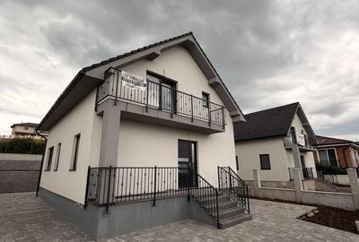Casă cu 4 camere în Corunca - 1