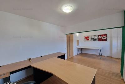 Apartament cu 3 camere în Panduri