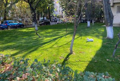 Apartament cu 4 camere semidecomandat în Central