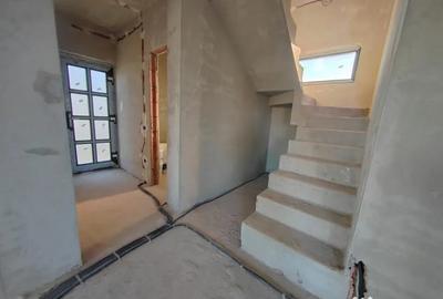 Casă cu 3 camere cu Teren 500 Mp în Lunca Cetățuii