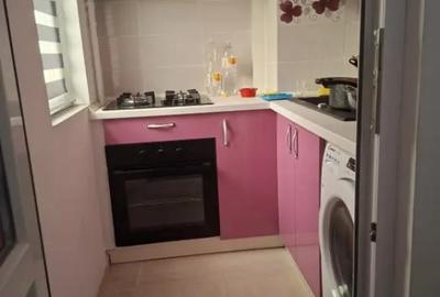Apartament cu 3 camere semidecomandat în Valea Rosie