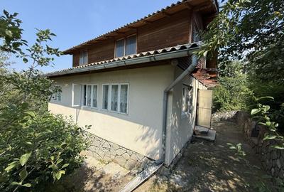 Casă individuală cu 3 camere cu Canalizare în Șotrile