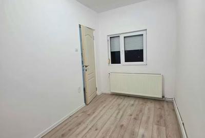 Apartament cu 3 camere în Micro 9